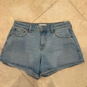 Abercrombie & Fitch Mid Rise A line Curve Love Shorts